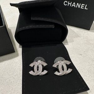 CC SILVER EARRINGS CHANEL AUTHENTIC